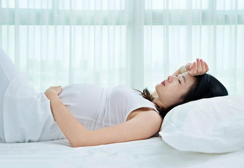 高风险怀孕的主要专家发布生殖健康服务报告
